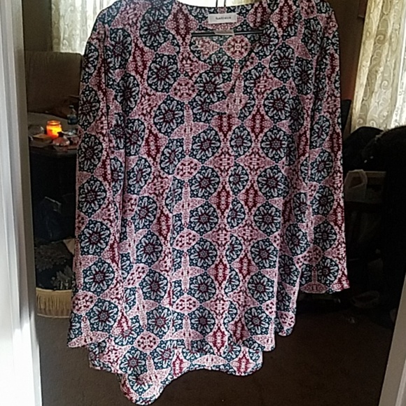 💚Ladies Van Heusen high low top - Picture 1 of 5